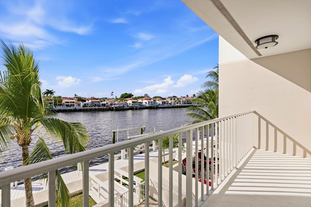 For Sale: $2,550,000 (3 beds, 3 baths, 2552 Square Feet)