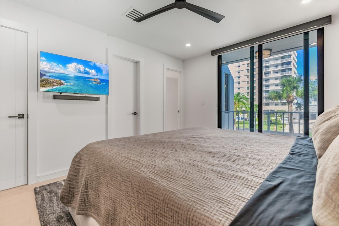 For Sale: $2,550,000 (3 beds, 3 baths, 2552 Square Feet)