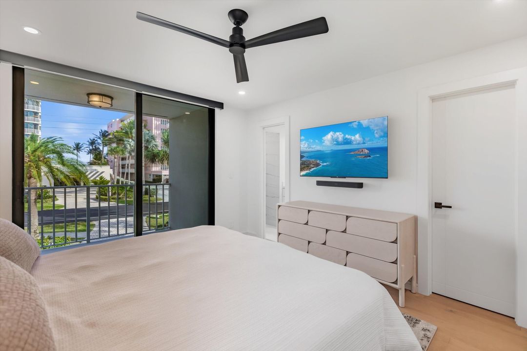 For Sale: $2,550,000 (3 beds, 3 baths, 2552 Square Feet)