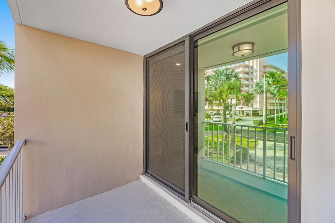 For Sale: $2,550,000 (3 beds, 3 baths, 2552 Square Feet)