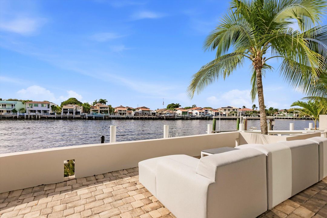 For Sale: $2,550,000 (3 beds, 3 baths, 2552 Square Feet)