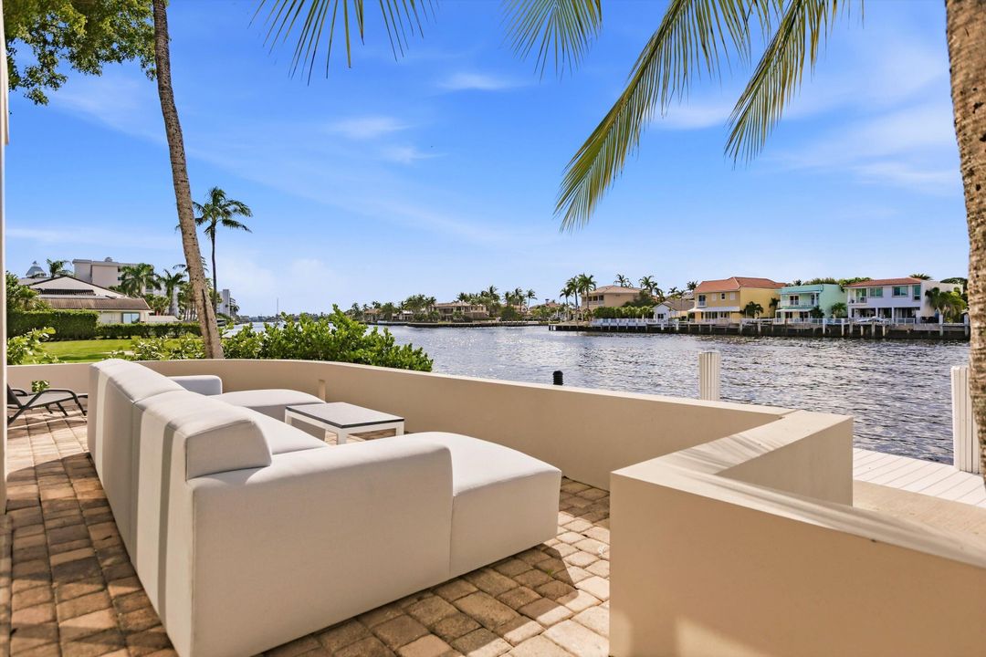 For Sale: $2,550,000 (3 beds, 3 baths, 2552 Square Feet)