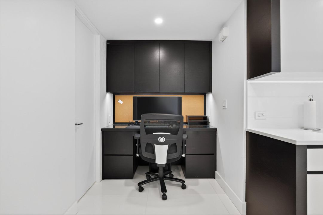 待售: $9,500,000 (3 贝兹, 3 浴室, 2216 平方英尺)