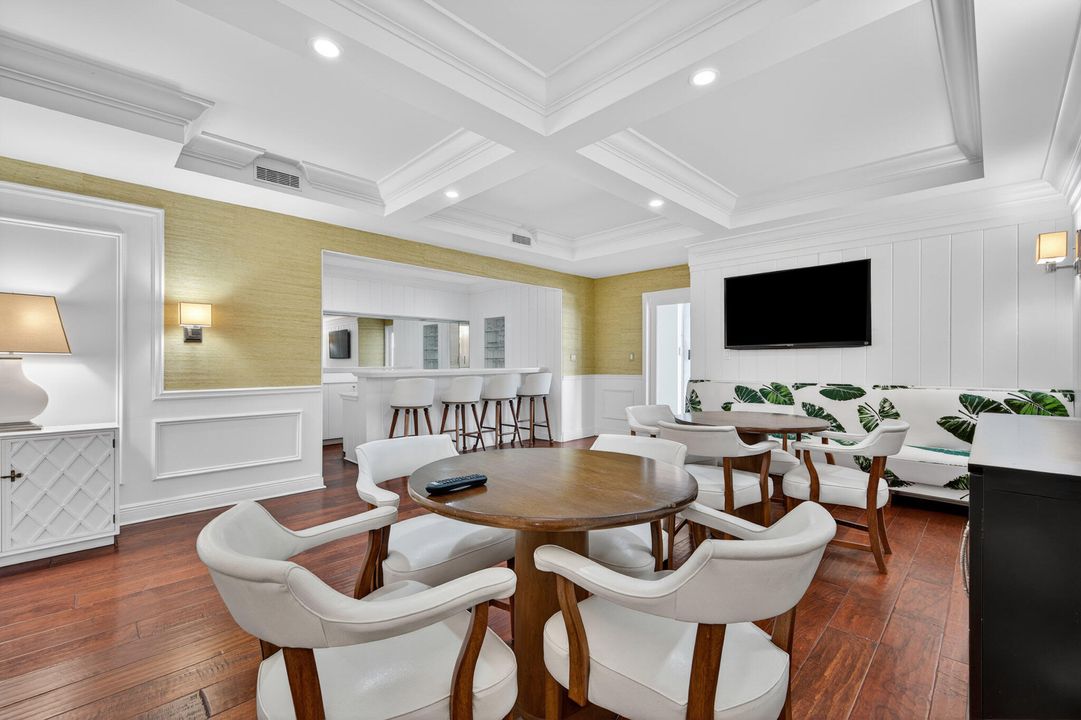 待售: $9,500,000 (3 贝兹, 3 浴室, 2216 平方英尺)