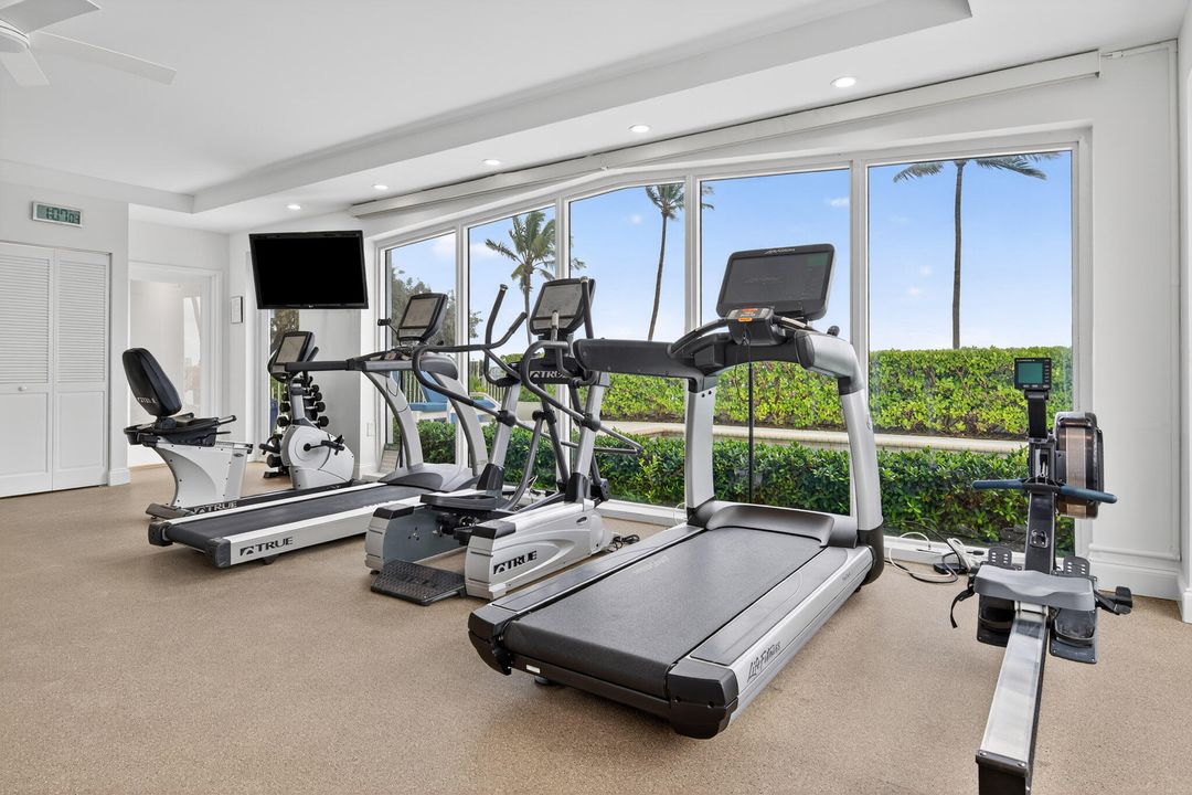 待售: $9,500,000 (3 贝兹, 3 浴室, 2216 平方英尺)