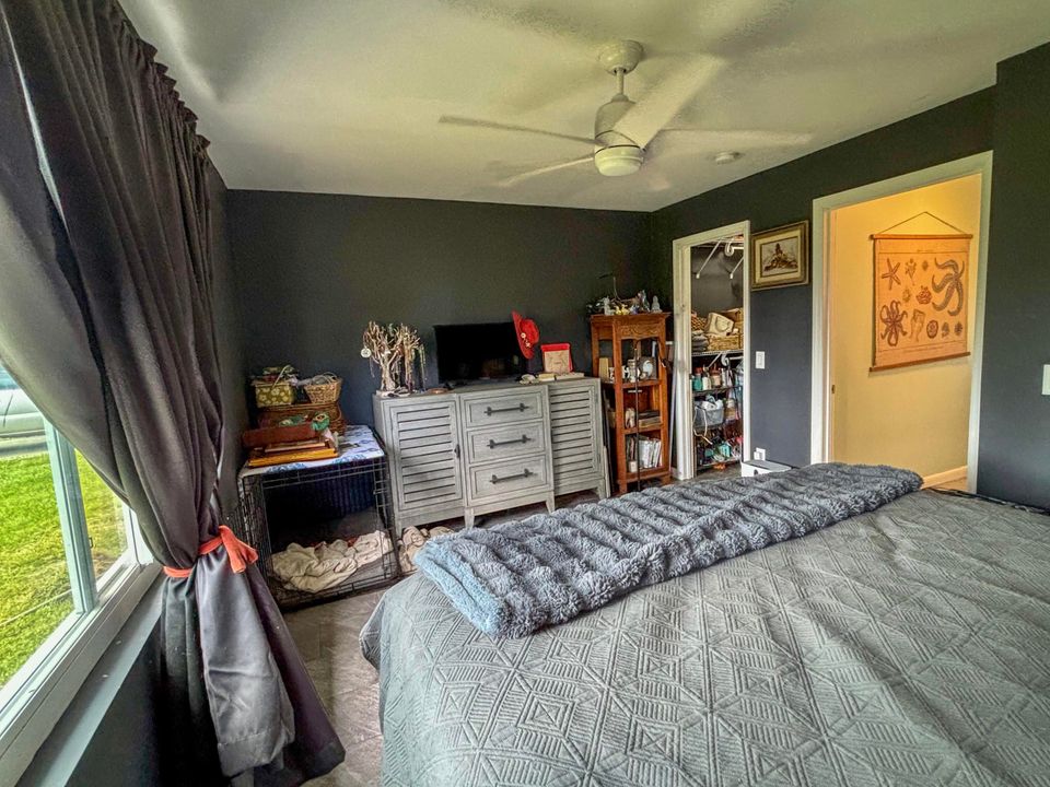 For Sale: $364,900 (3 beds, 3 baths, 1890 Square Feet)