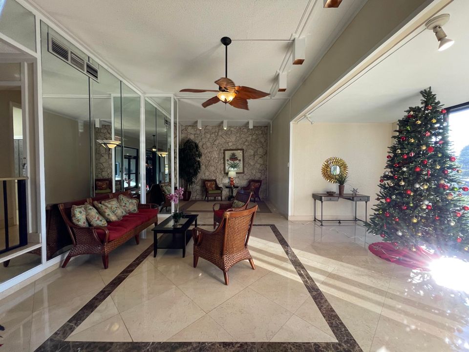 En Renta: $2,975 (2 camas, 2 baños, 1170 Pies cuadrados)