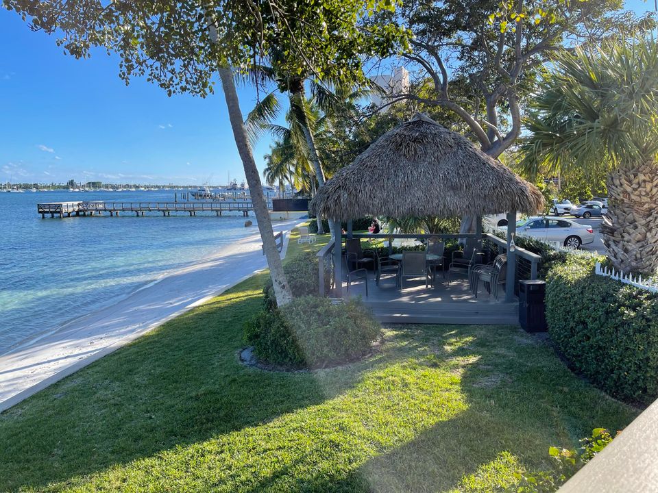 En Renta: $2,975 (2 camas, 2 baños, 1170 Pies cuadrados)