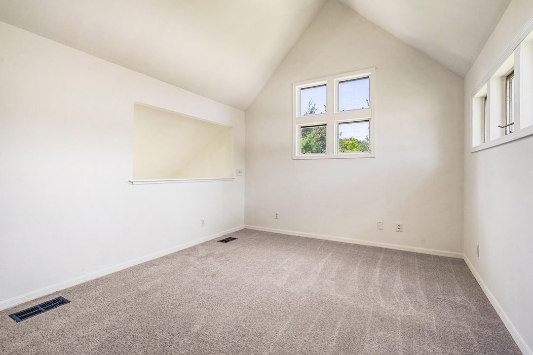 En Venta: $294,000 (3 camas, 2 baños, 800 Pies cuadrados)