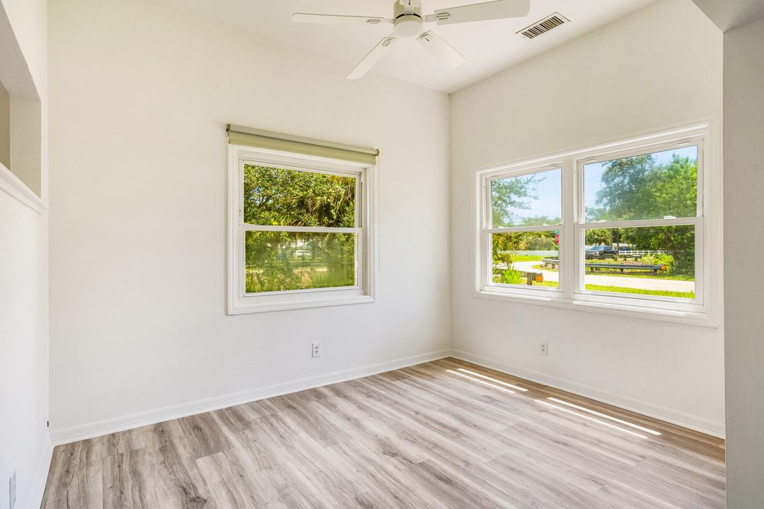 En Venta: $294,000 (3 camas, 2 baños, 800 Pies cuadrados)