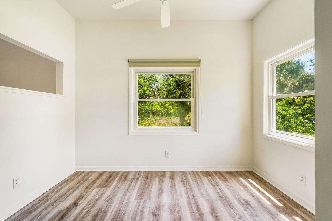 En Venta: $294,000 (3 camas, 2 baños, 800 Pies cuadrados)