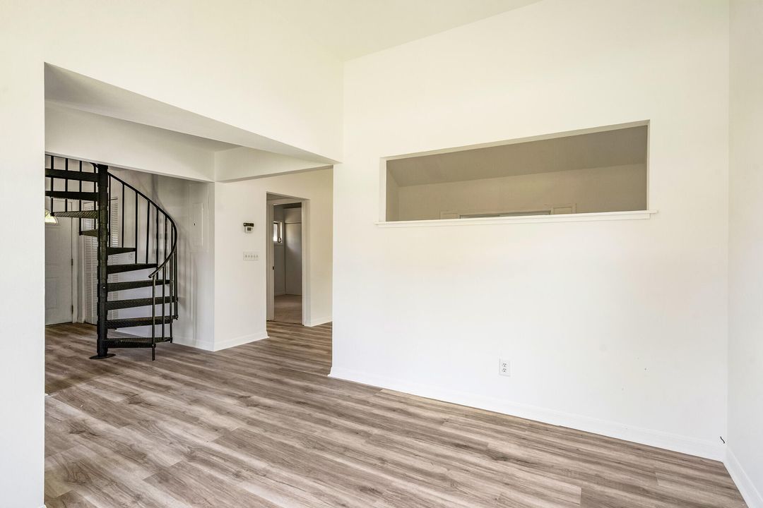 En Venta: $294,000 (3 camas, 2 baños, 800 Pies cuadrados)