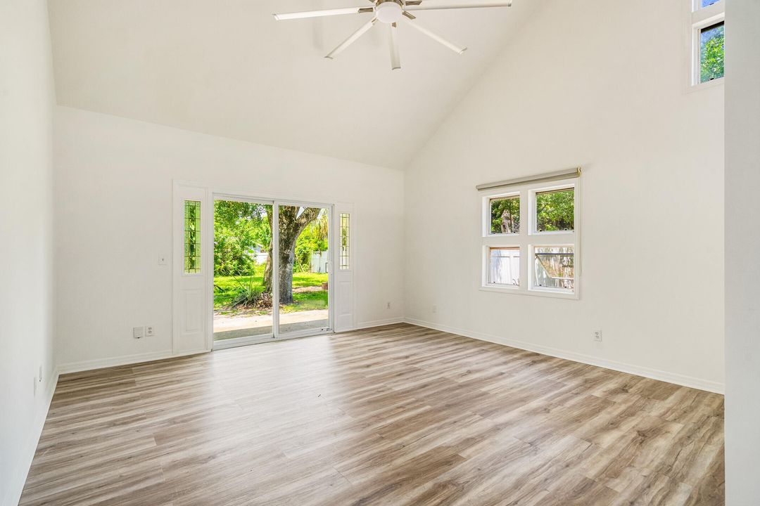 En Venta: $294,000 (3 camas, 2 baños, 800 Pies cuadrados)