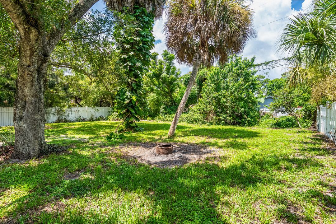 En Venta: $294,000 (3 camas, 2 baños, 800 Pies cuadrados)