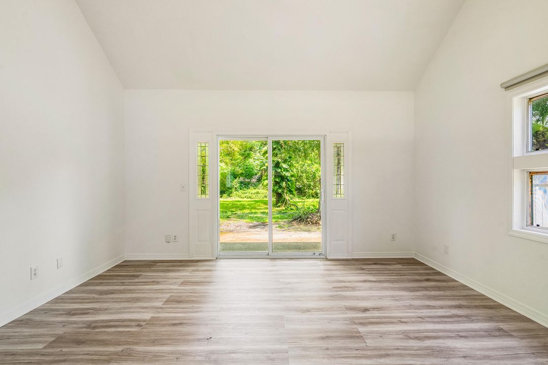 En Venta: $294,000 (3 camas, 2 baños, 800 Pies cuadrados)