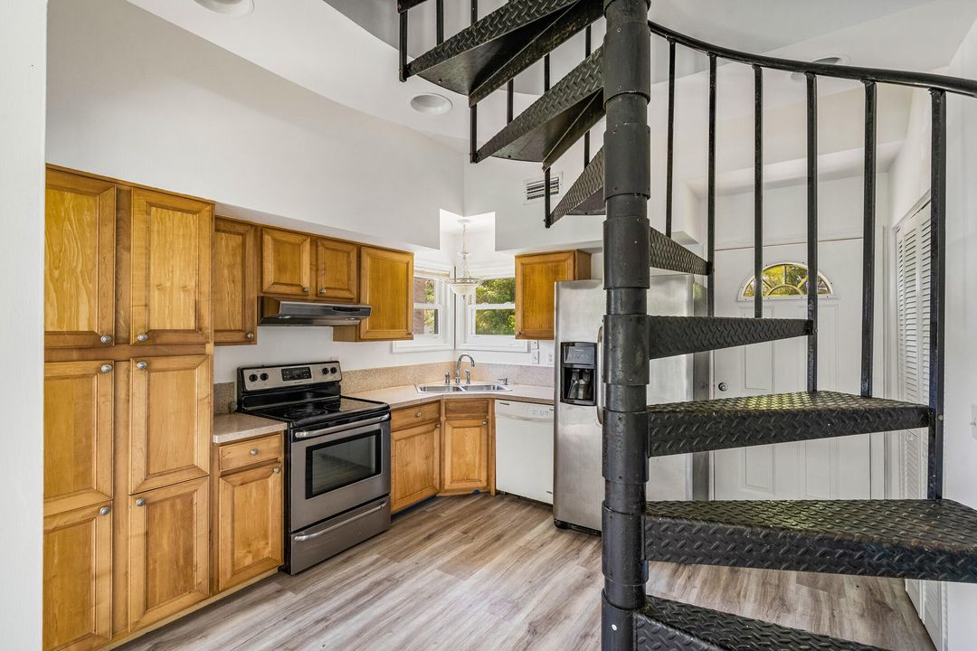 En Venta: $294,000 (3 camas, 2 baños, 800 Pies cuadrados)