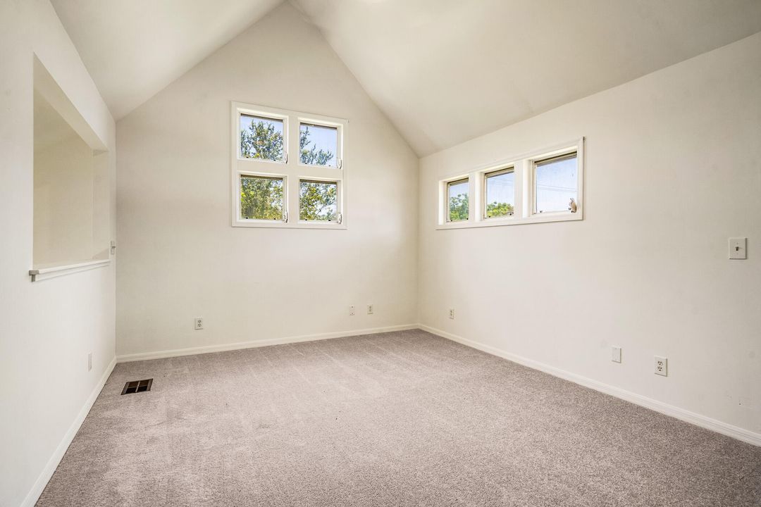 En Venta: $294,000 (3 camas, 2 baños, 800 Pies cuadrados)