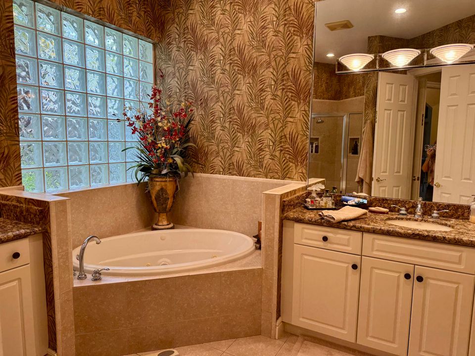 For Sale: $2,095,000 (3 beds, 3 baths, 2969 Square Feet)