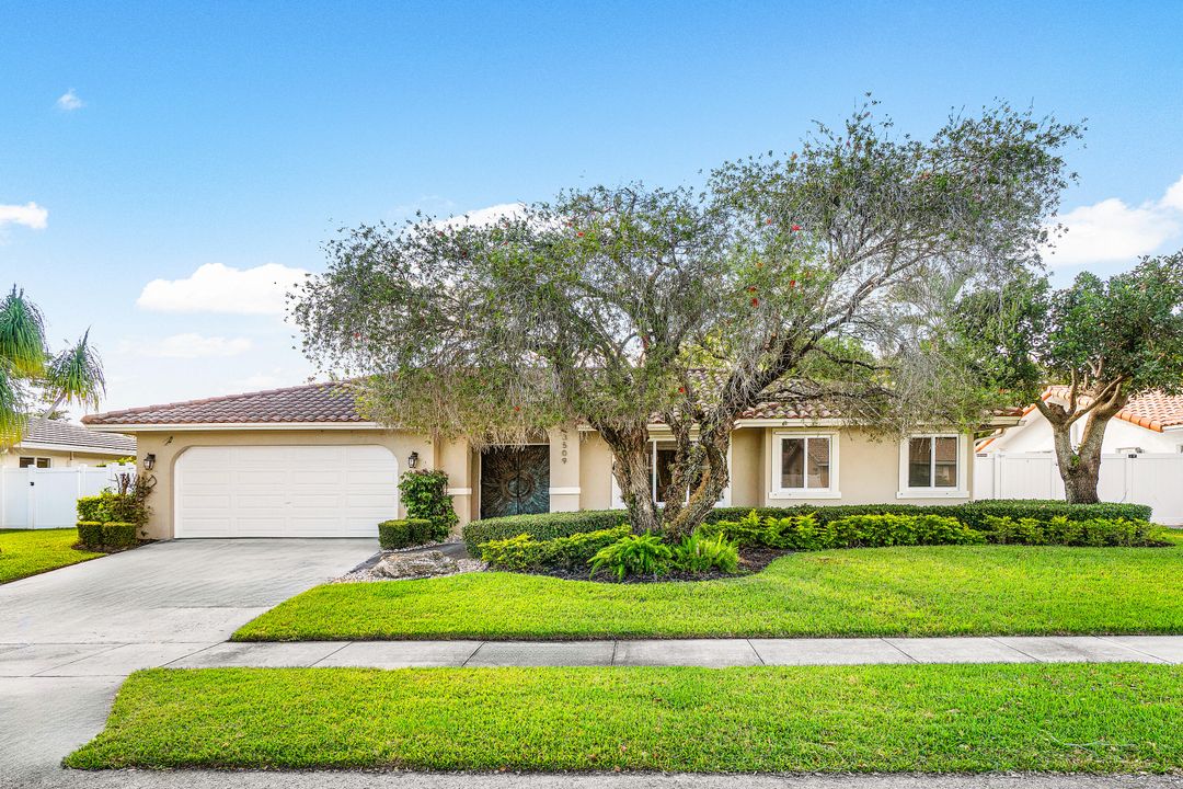 For Rent: $5,600 (3 beds, 3 baths, 1641 Square Feet)