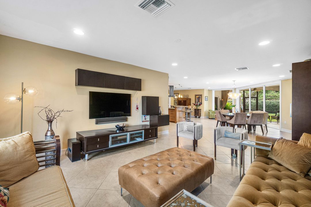 For Rent: $5,600 (3 beds, 3 baths, 1641 Square Feet)