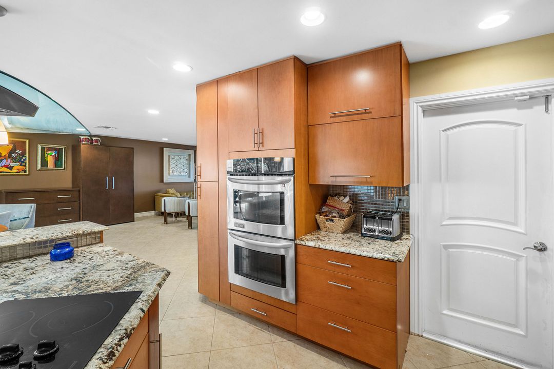 For Rent: $5,600 (3 beds, 3 baths, 1641 Square Feet)