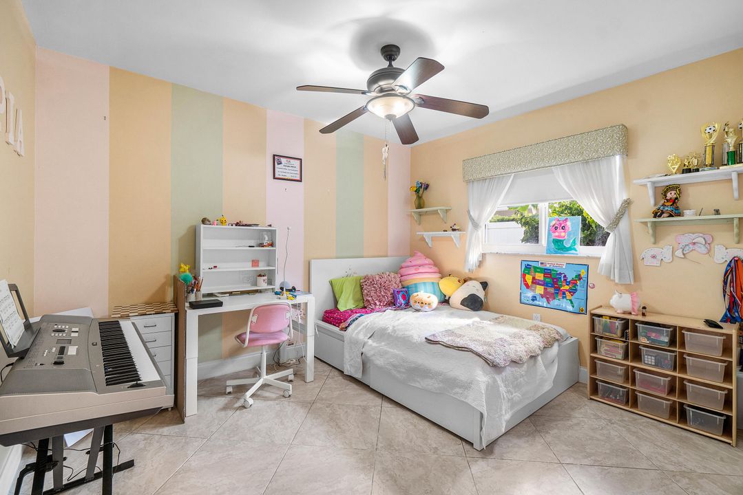 For Rent: $5,600 (3 beds, 3 baths, 1641 Square Feet)