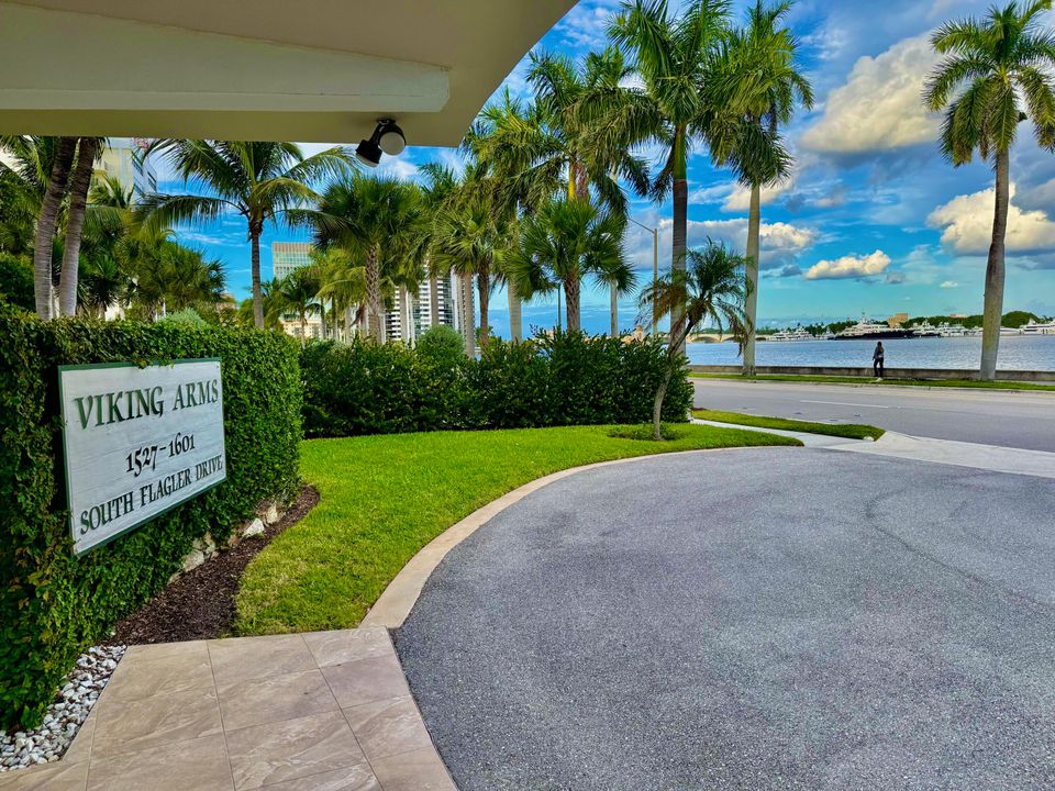 合同活跃: $2,250 (1 贝兹, 1 浴室, 673 平方英尺)