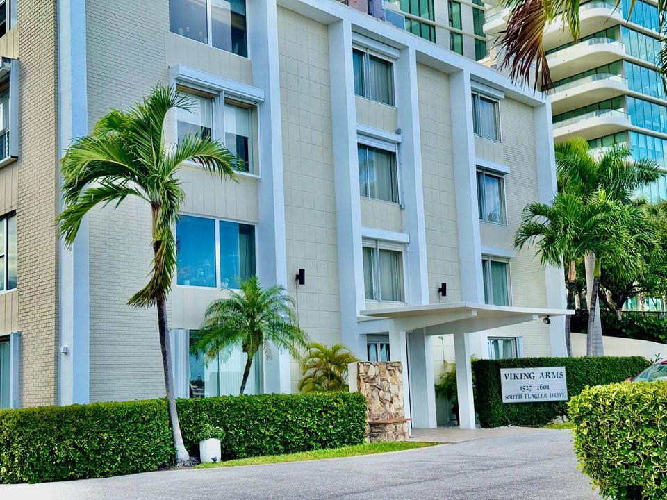 合同活跃: $2,250 (1 贝兹, 1 浴室, 673 平方英尺)