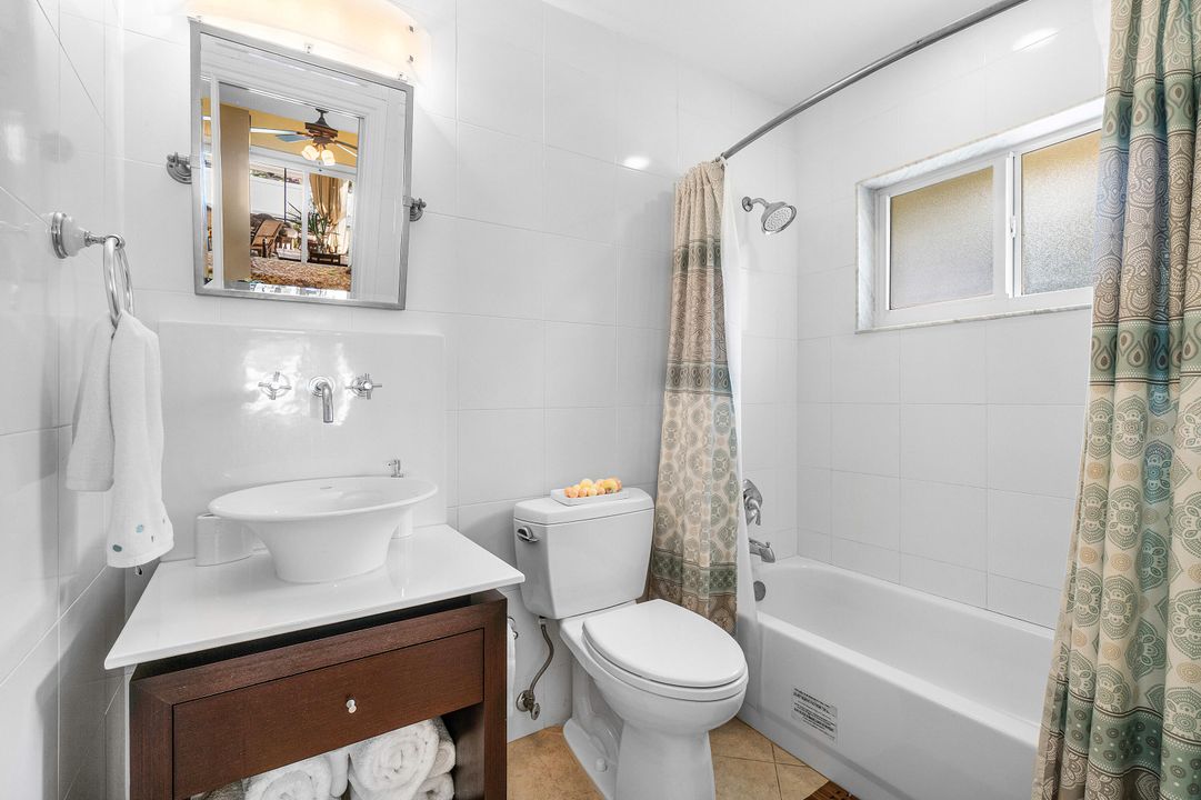 For Rent: $5,600 (3 beds, 3 baths, 1641 Square Feet)