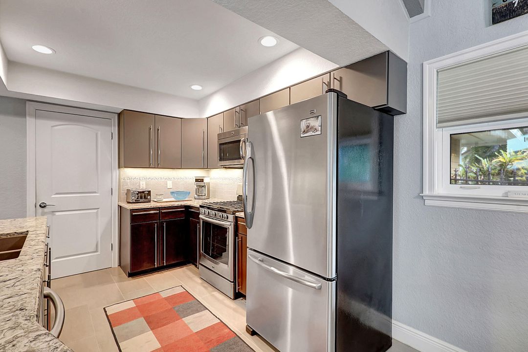 For Rent: $6,000 (3 beds, 2 baths, 2501 Square Feet)