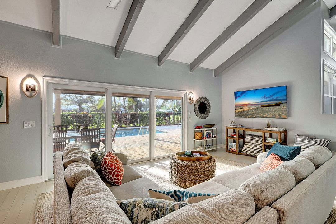 For Rent: $6,000 (3 beds, 2 baths, 2501 Square Feet)