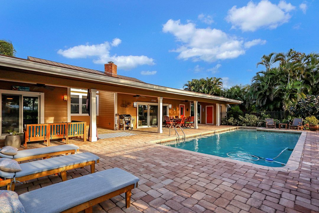 For Rent: $6,000 (3 beds, 2 baths, 2501 Square Feet)