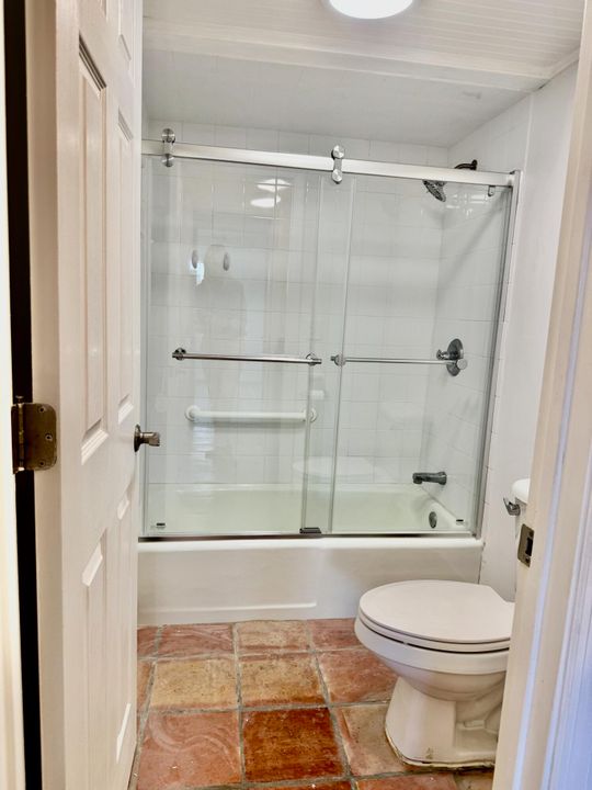 合同活跃: $2,250 (1 贝兹, 1 浴室, 673 平方英尺)