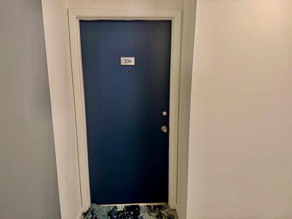 合同活跃: $2,250 (1 贝兹, 1 浴室, 673 平方英尺)