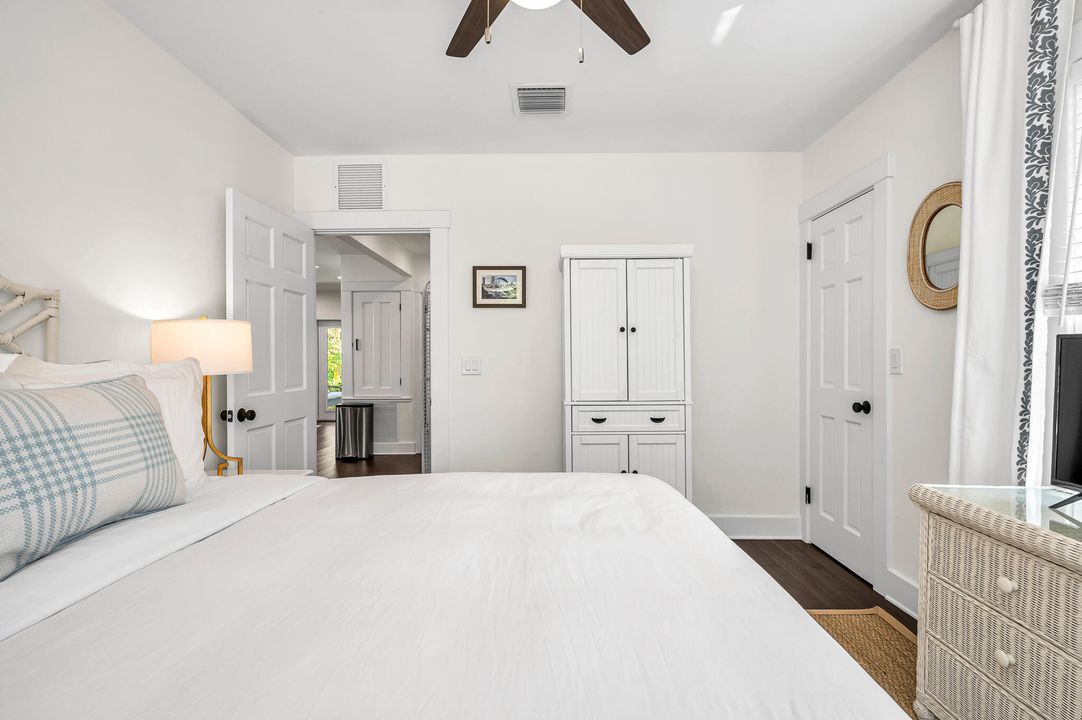 Под контрактом: $1,795,000 (3 спален, 3 ванн, 1339 Квадратных фут)