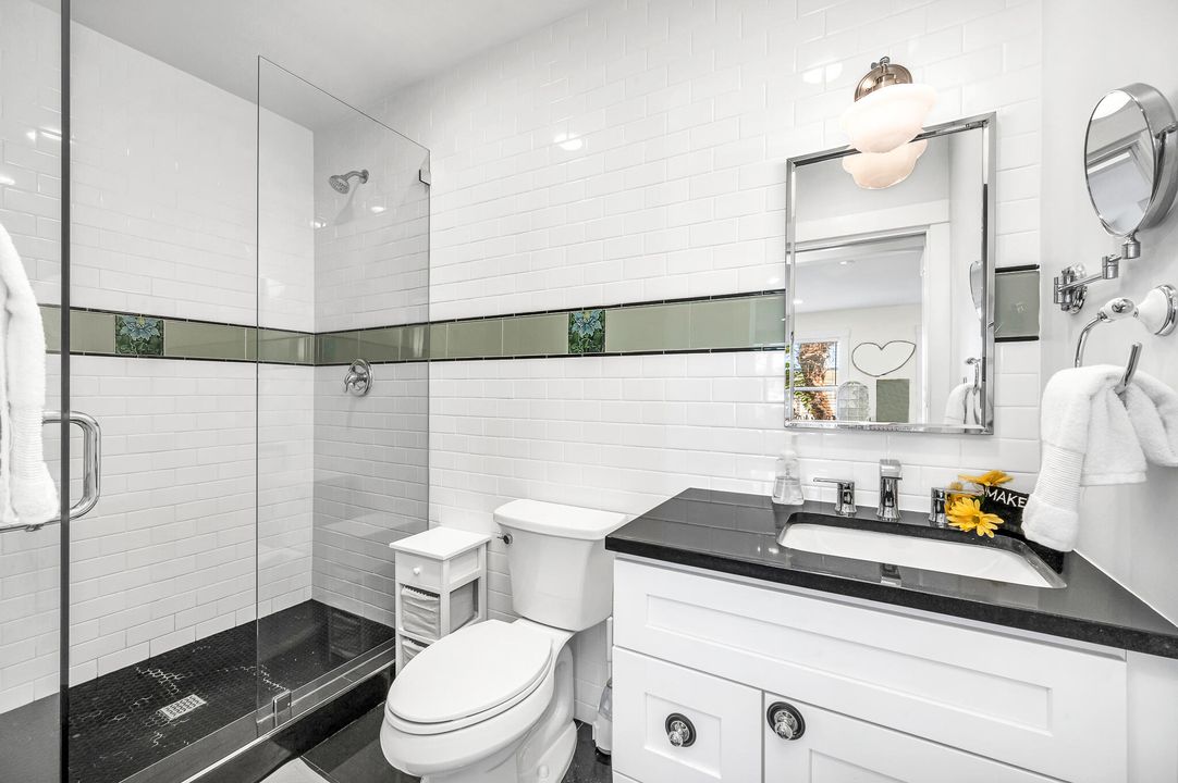 Под контрактом: $1,795,000 (3 спален, 3 ванн, 1339 Квадратных фут)