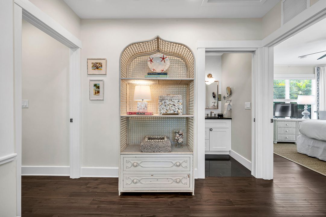 Под контрактом: $1,795,000 (3 спален, 3 ванн, 1339 Квадратных фут)