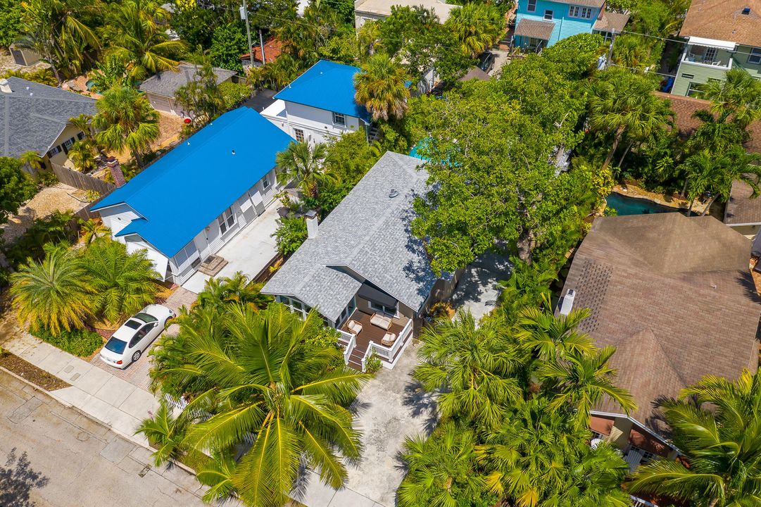 Под контрактом: $1,795,000 (3 спален, 3 ванн, 1339 Квадратных фут)