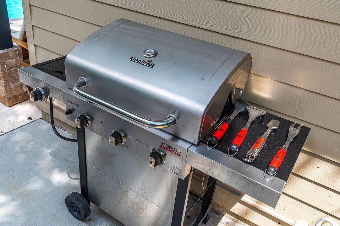 Под контрактом: $1,795,000 (3 спален, 3 ванн, 1339 Квадратных фут)