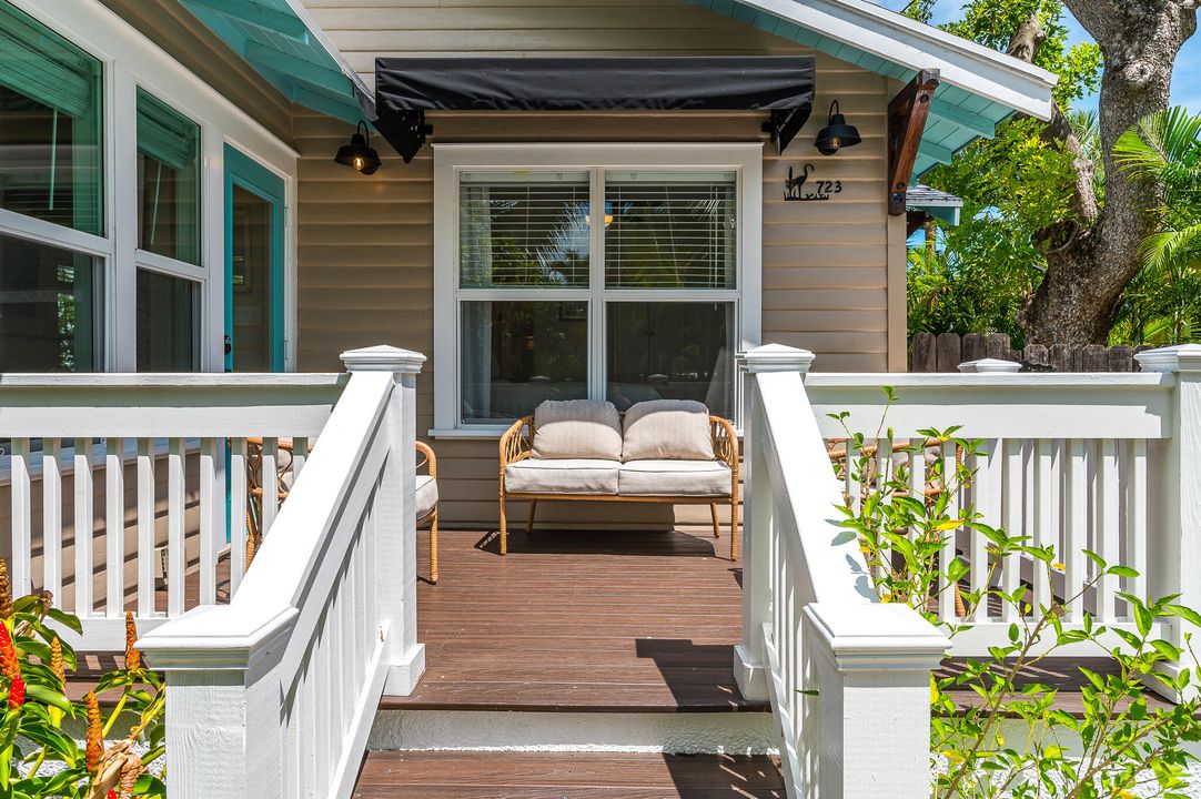 Под контрактом: $1,795,000 (3 спален, 3 ванн, 1339 Квадратных фут)