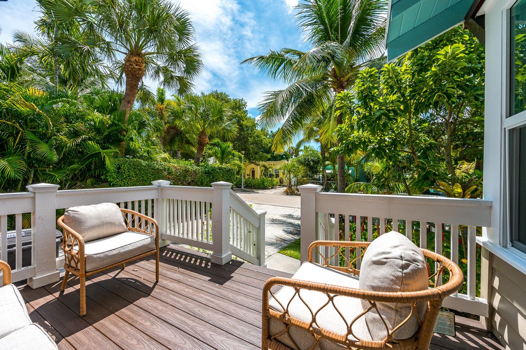 Под контрактом: $1,795,000 (3 спален, 3 ванн, 1339 Квадратных фут)