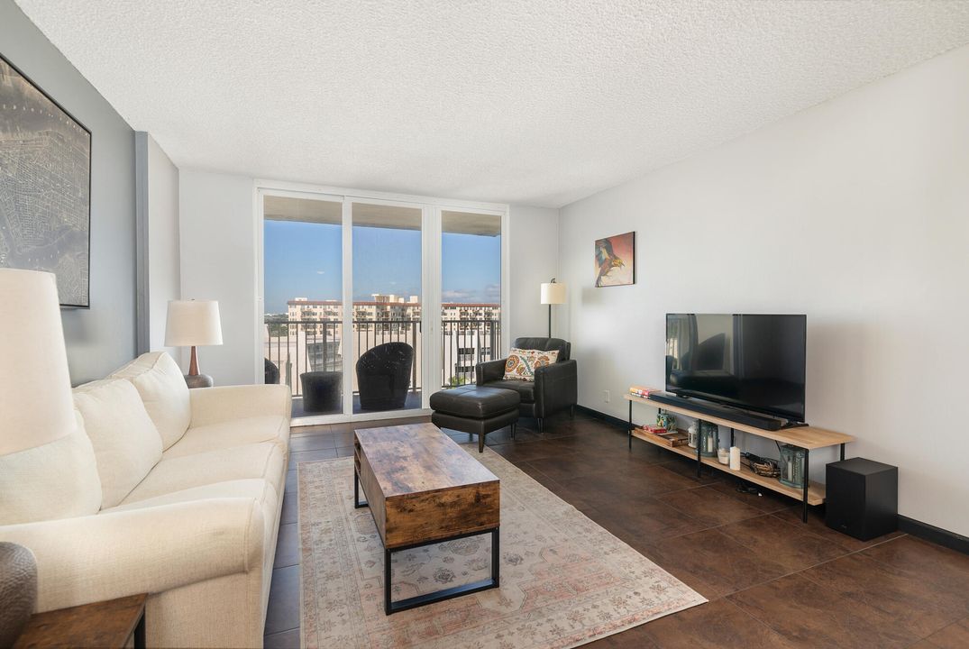 На продажу: $280,000 (1 спален, 1 ванн, 785 Квадратных фут)