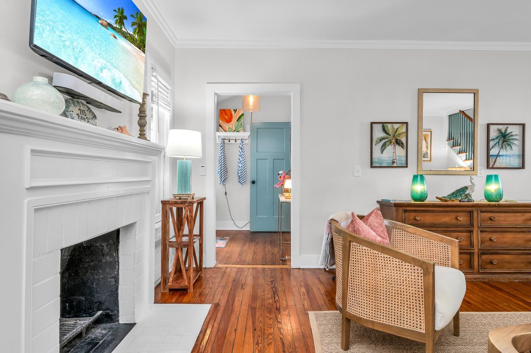 For Sale: $2,450,000 (5 beds, 4 baths, 2366 Square Feet)