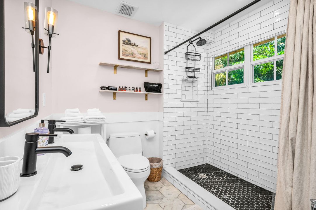 For Sale: $2,450,000 (5 beds, 4 baths, 2366 Square Feet)