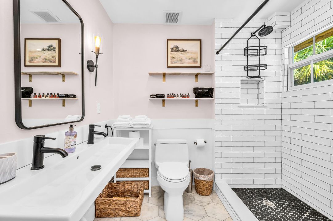 For Sale: $2,450,000 (5 beds, 4 baths, 2366 Square Feet)