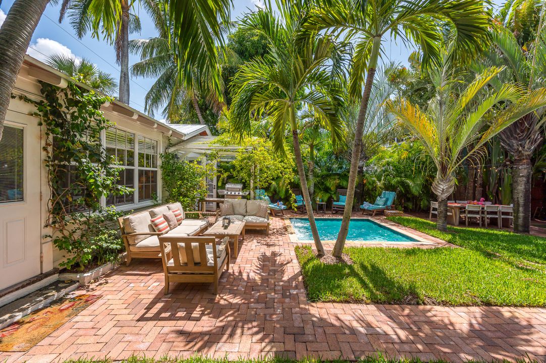 For Sale: $2,450,000 (5 beds, 4 baths, 2366 Square Feet)