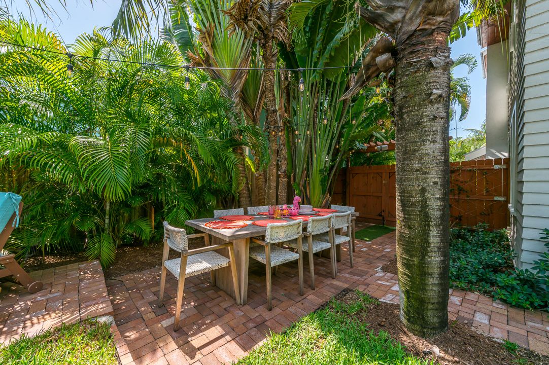 For Sale: $2,450,000 (5 beds, 4 baths, 2366 Square Feet)