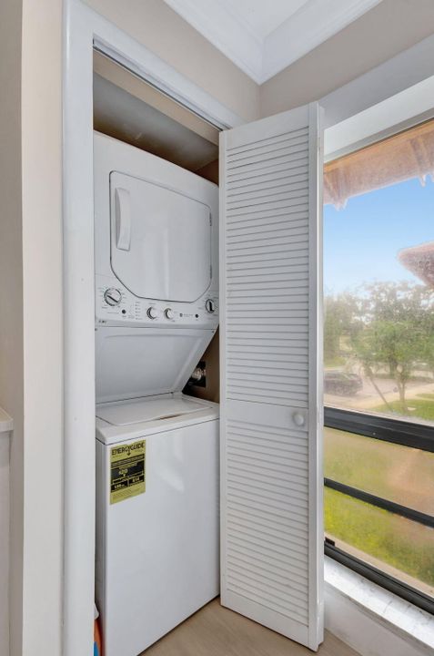 合同活跃: $499,000 (2 贝兹, 2 浴室, 1366 平方英尺)