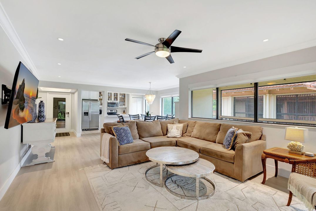 合同活跃: $499,000 (2 贝兹, 2 浴室, 1366 平方英尺)