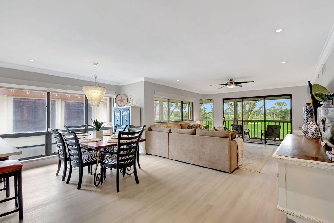 合同活跃: $499,000 (2 贝兹, 2 浴室, 1366 平方英尺)